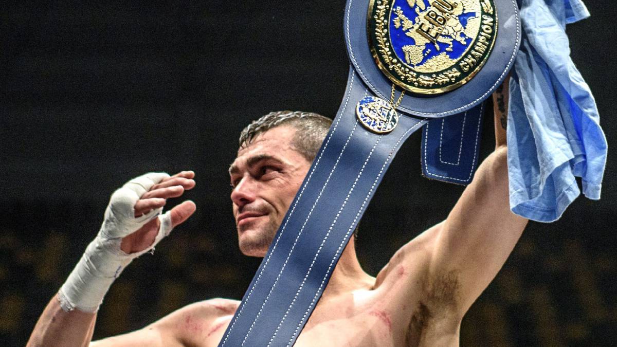 Gago toca el cielo: campeón de Europa pluma en Miribilla