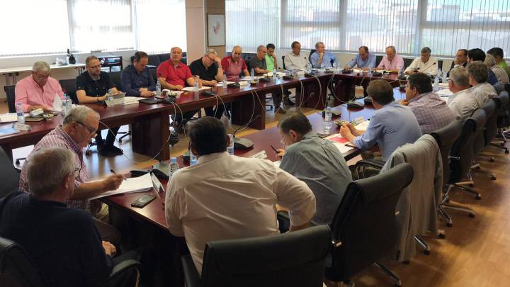 La Asobal muestra su rechazo a los cambios de la Federación