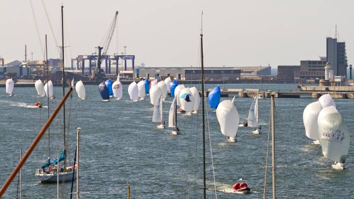 El francés Laounean lidera el Mundial J80 de Getxo