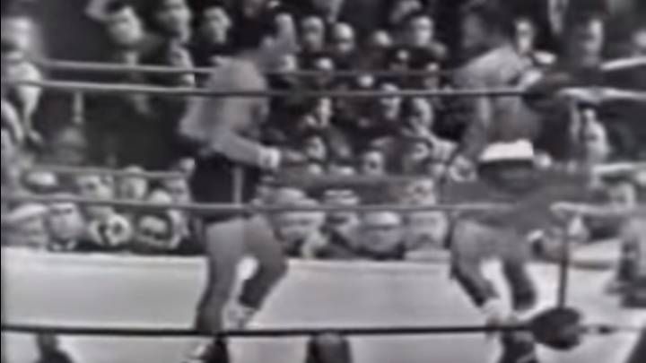 Imagen de la pelea entre Davey Moore y Ultiminio 'Sugar' Ramos en 1963.