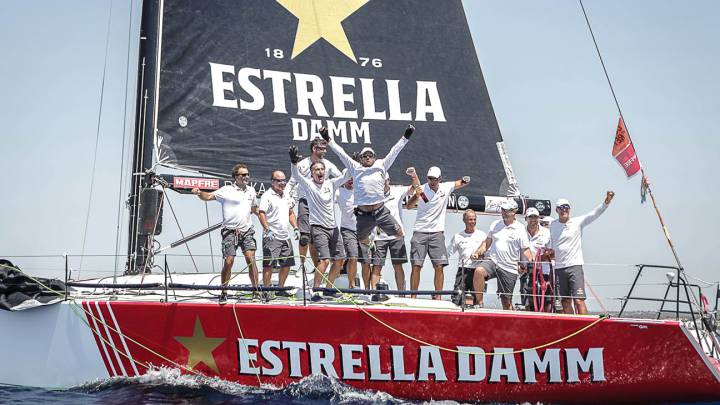 El Estrella Damm celebra la victoria en la Copa del Rey.