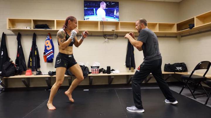 Cris Cyborg firma con Bellator.