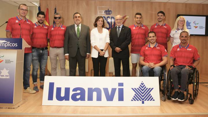 Imagen del acto de renovación de colaboración entre Luanvi y el Comité Paralímpico Español.