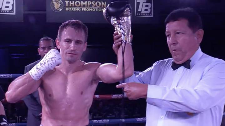 Petr Petrov derrota a Bell en Ontario.