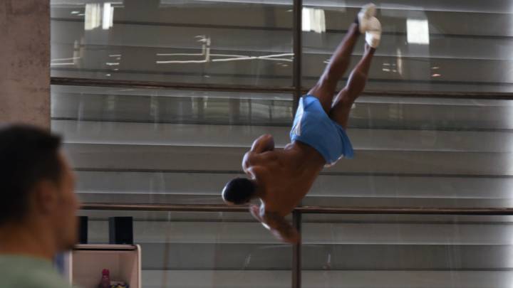 El gimnasta español Ray Zapata, durante un entrenamiento.
