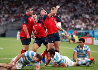 Inglaterra deja a Argentina con pie y medio fuera del Mundial