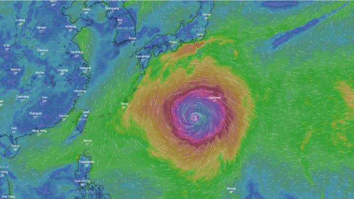 Imagen satélite del Tifón Hagibis aproximándose a la costa de Japón