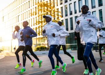 Kipchoge ataca la última barrera humana, las dos horas