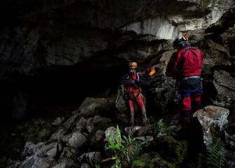 El agua complica el rescate de los espeleólogos atrapados en Cantabria