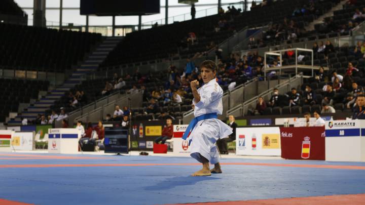 La karateka española Sandra Sánchez compite durante la Premier League de Karate de Madrid.