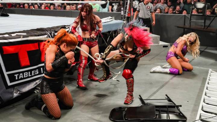 Crónica de TLC 2019: Kabuki Warriors vs Becky Lynch & Charlotte Flair.