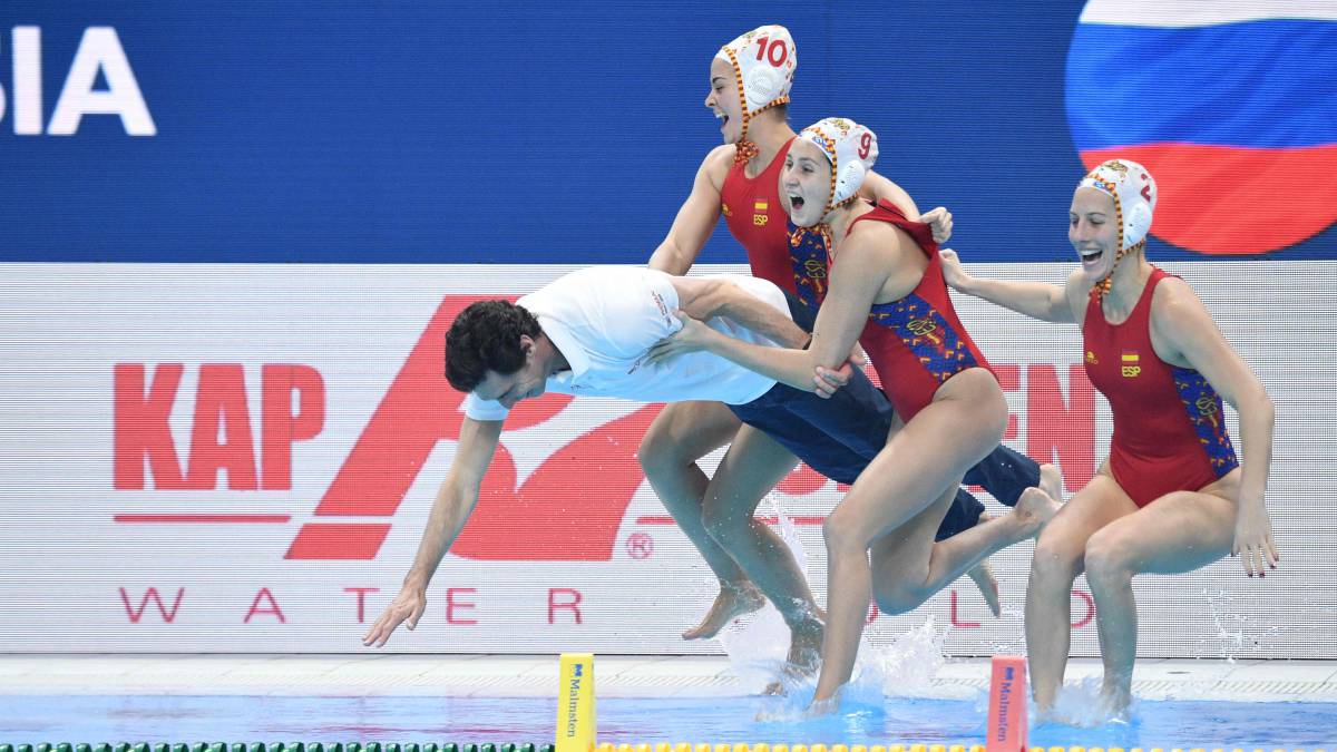 Así celebraron las españolas la medalla de oro ante Rusia