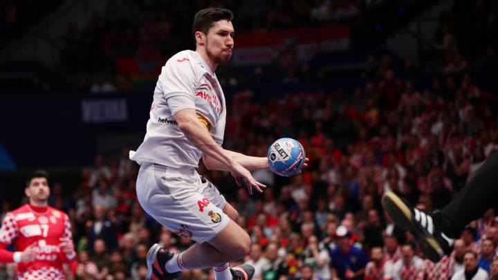 Álex Djusebaev ante Croacia,
