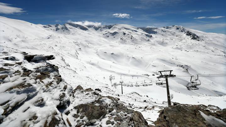 Imagen de las cumbres de la estación de esquí de Sierra Nevada.