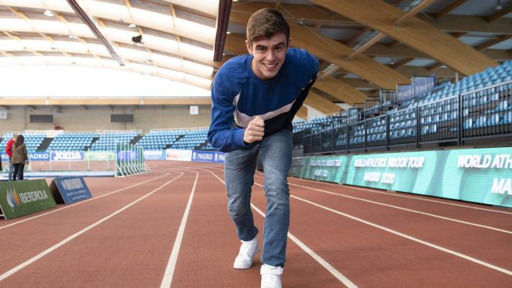 El atleta Adrián Ben posa ne una entrevista para AS.