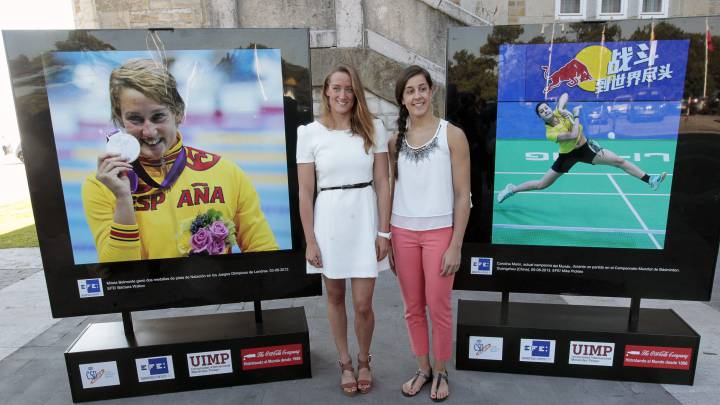 Mireia Belmonte y Carolina Marín.