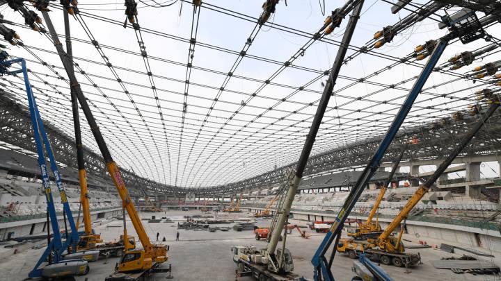 Imagen de los trabajos de construcción del Oval Nacional de Esquí de Velocidad de Pekín para los Juegos Olímpicos de Invierno de 2022.