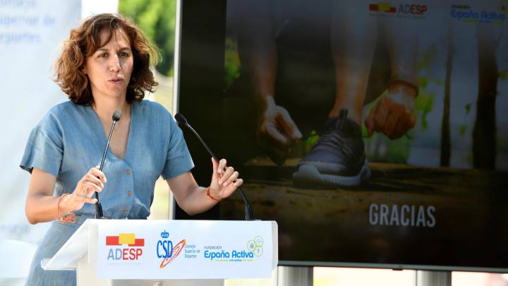 La presidenta del Consejo Superior de Deportes (CSD), Irene Lozano, presenta el estudio del impacto del COVID-19 en el ecosistema del deporte español en la sede del CSD en Madrid.