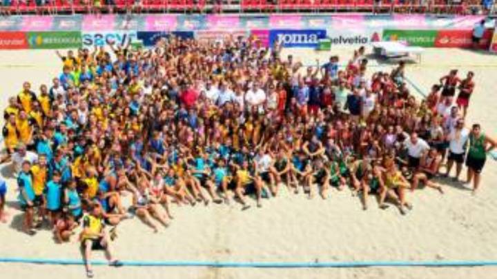 Nace ABAPLA para difundir e impulsar el balonmano playa
