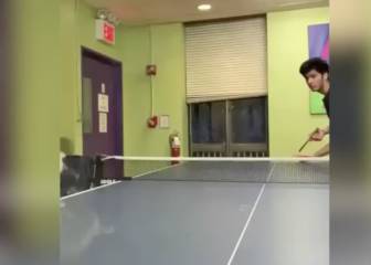 Cuesta creer que sea verdad: Vean por donde pasa la pelota