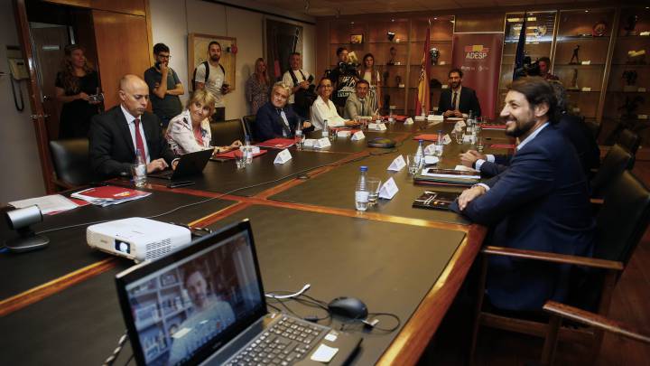 Imagen de la presentación de la Comisión de Ayuda al Deportista en el Consejo Asesor del Deporte Español (CADE).