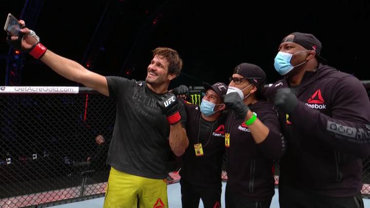 Crónica del Espino vs Hughes: UFC 253.