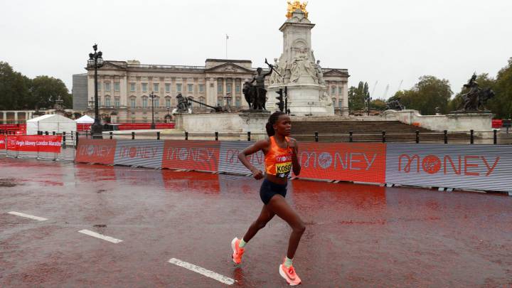 Kosgei no encuentra rival