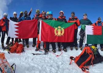 El príncipe de Bahrain pagó 1,5 millones a Nepal para escalar con el Himalaya cerrado