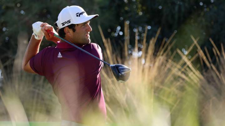 Jon Rahm ataca el uno en territorio Tiger Woods