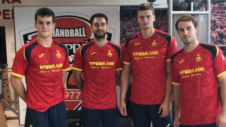 Izquierdo, Tarrafeta, Hernández y Odriozola en Veszprem