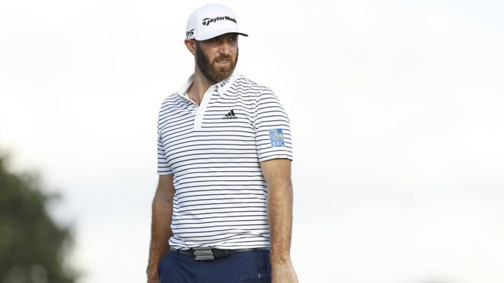 Dustin Johnson reacciona durante la primera jornada del Vivint Houston Open en el Memorial Park Golf Course de Houston, Texas.