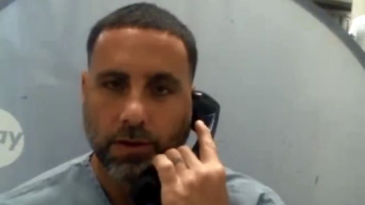 El sobrino de Urtain Pablo Ibar habla por teléfono en la cárcel de Florida a la espera de un juicio justo para demostrar su inocencia tras ser condenado a cadena perpetua por un triple crimen en 1994.