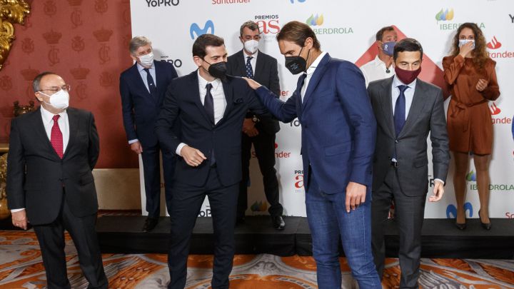 Relaño, Unzué, Casillas, Guillén, Nadal, Iker Martínez, Alejandro Martínez Peón y Mati Martínez.