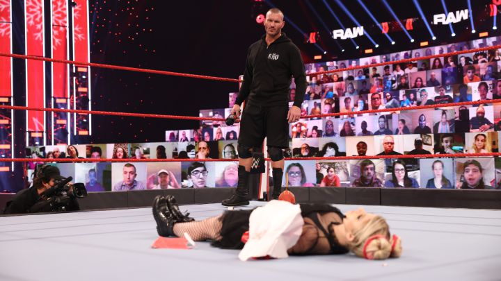 Crónica del WWE Raw del 28 de diciembre de 2020.
