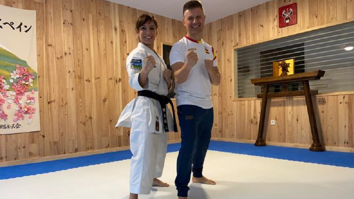 Sandra Sánchez, junto a su entrenador Jesús del Moral, durante un entrenamiento.