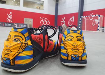 Las zapatillas faraónicas de Joan Cañellas en el Mundial