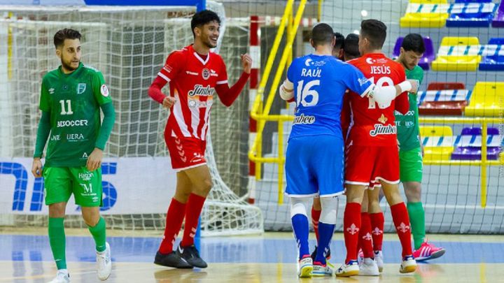 El Jimbee golea para seguir a la estela de Levante y Palma