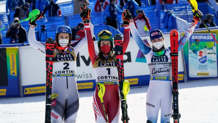 Liensberger, campeona del mundo con Shiffrin bronce