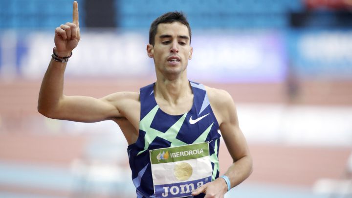 Jesús Gómez gana el 1.500 con placidez tras la caída de Fontes