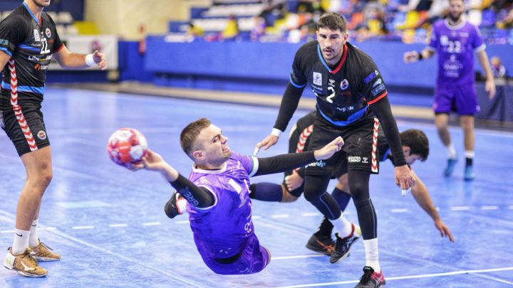 El Guadalajara saca adelante
un partido vital ante el Sinfín
