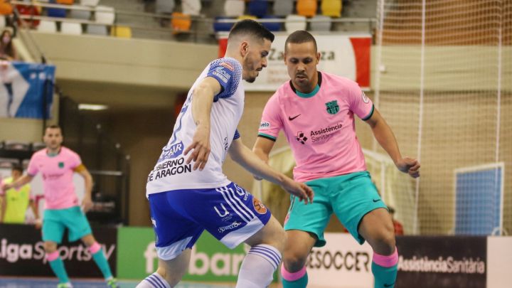 El Barça sobrevive en Zaragoza sobre la bocina