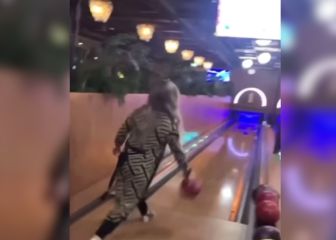 El lanzamiento de una chica en el boliche que no se puede explicar