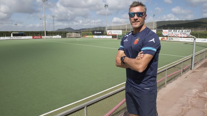 El seleccionador español de hockey hierba Fred Soyez posa en una entrevista para AS.