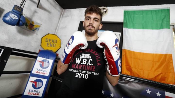 Jonfer, ante a Michel Rivera en una eliminatoria mundial