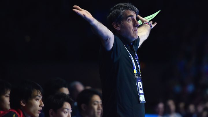 Antonio Carlos Ortega, durante un partido como seleccionador de Japón.