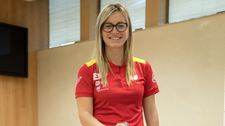 La jugadora española de Tenis de Mesa Galia Dvorak posa en una entrevista para AS.