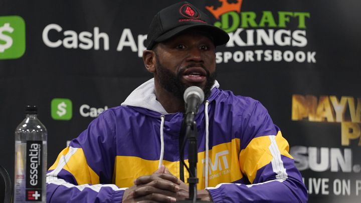 Mayweather descarta volver al boxeo profesional.