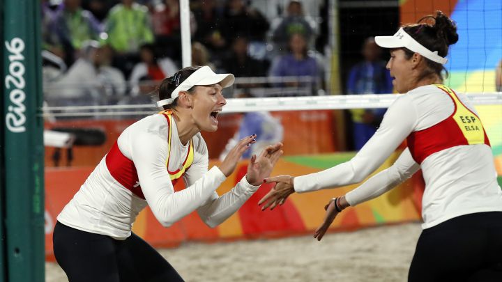 Elsa Baquerizo y Liliana Fernández vencen en Suiza