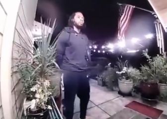 Locura total: graban a estrella de la NFL intentando derribar la casa de sus suegros