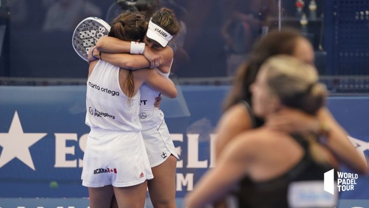 Las Martas celebran su victoria ante Triay y Salazar.